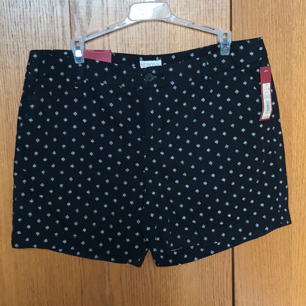 Ladies black and white shorts. Size 12.